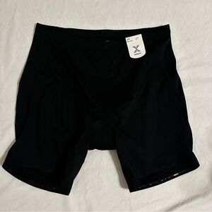 Women’s NWT Xersion Cycling Bike Shorts Size 2X Black Anti Odor Reflective Dry